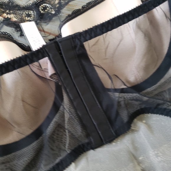 Victoria's Secret Dream Angels Chantilly Lace High Neck Thong Bodysuit Garter - Picture 8 of 14